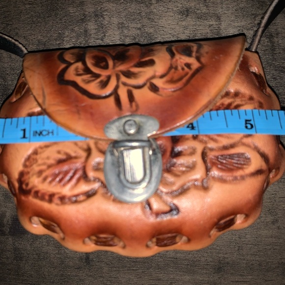 VINTAGE HANDMADE TOOLED LEATHER SMALL PURSE - Picture 6 of 9